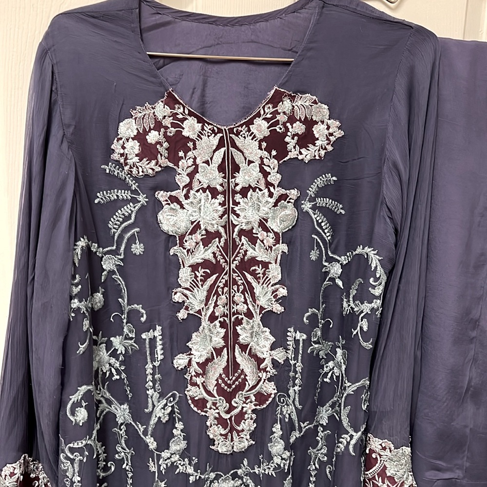 Shalwar Kameez- Elegant Embroidered Long Sleeve Dress - Blue and Red, Size Large - Picture 2 of 9